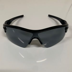Oakley Radar Polarized Sunglasses - Black With Gunmetal Icons - Black Iridium